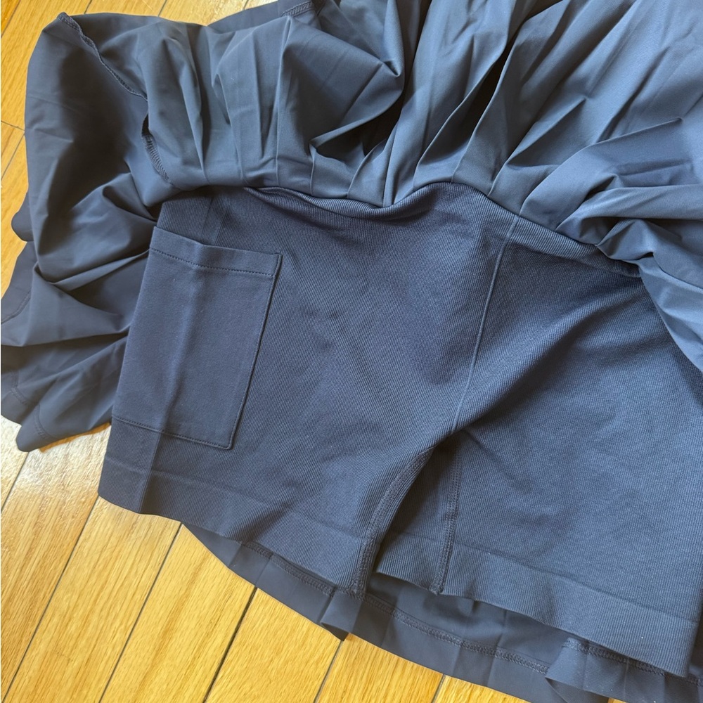 Wilson Tennis Skort (shorts + skirt) - Picture 3 of 4